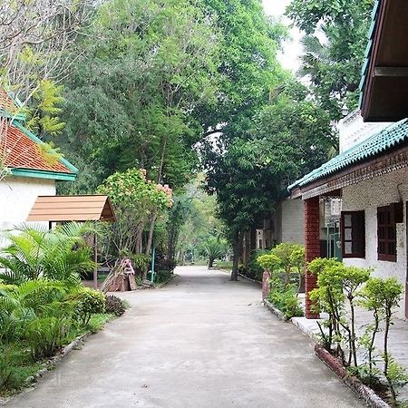 Khao Yai Garden alojamiento Pak Chong Exterior foto