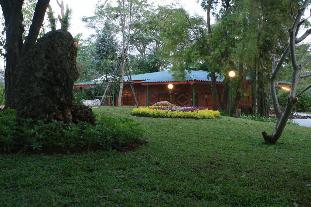 Khao Yai Garden alojamiento Pak Chong Exterior foto