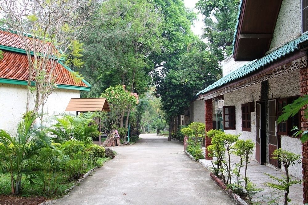 Khao Yai Garden alojamiento Pak Chong Exterior foto
