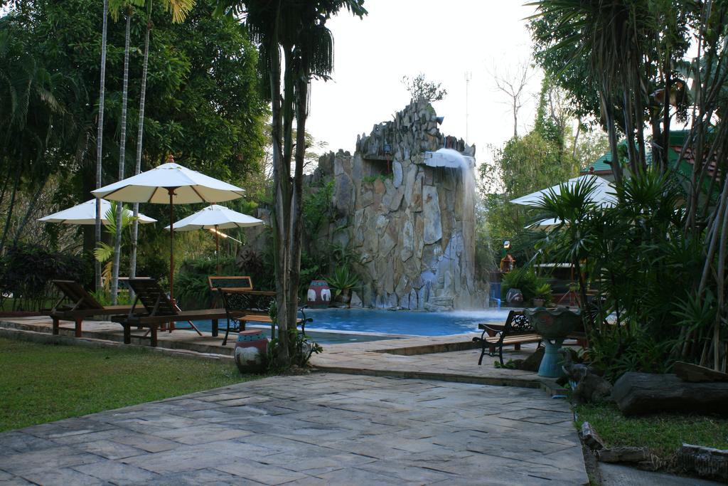 Khao Yai Garden alojamiento Pak Chong Exterior foto